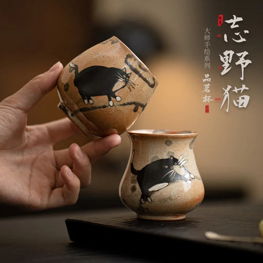 Tasse à thé chat en grès façon bois brûlé, L'Atelier des Lecteurs, vue 1