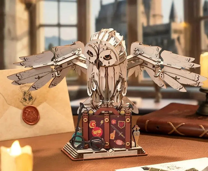 Book Nook Le Nid du Hibou assemblé — nid miniature en bois entre deux livres