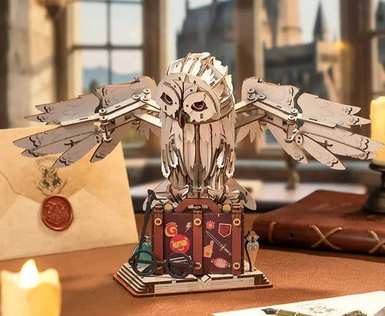 Book Nook Le Nid du Hibou assemblé — nid miniature en bois entre deux livres