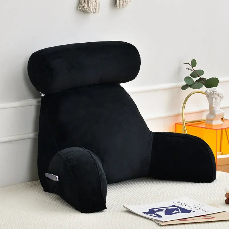 Coussin lombaire dans un coin lecture