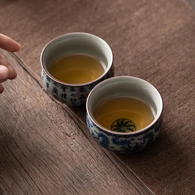 Grande tasse à thé bleu et blanc, L'Atelier des Lecteurs, vue 4