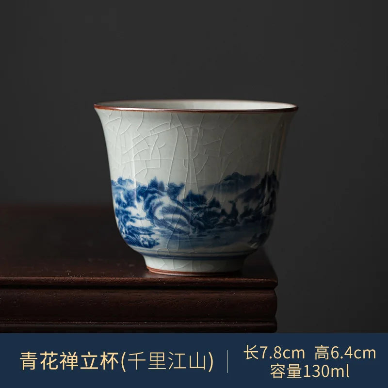 Tasse à thé bleu et blanc, paysage Mille Li haute 130 ml, L'Atelier des Lecteurs
