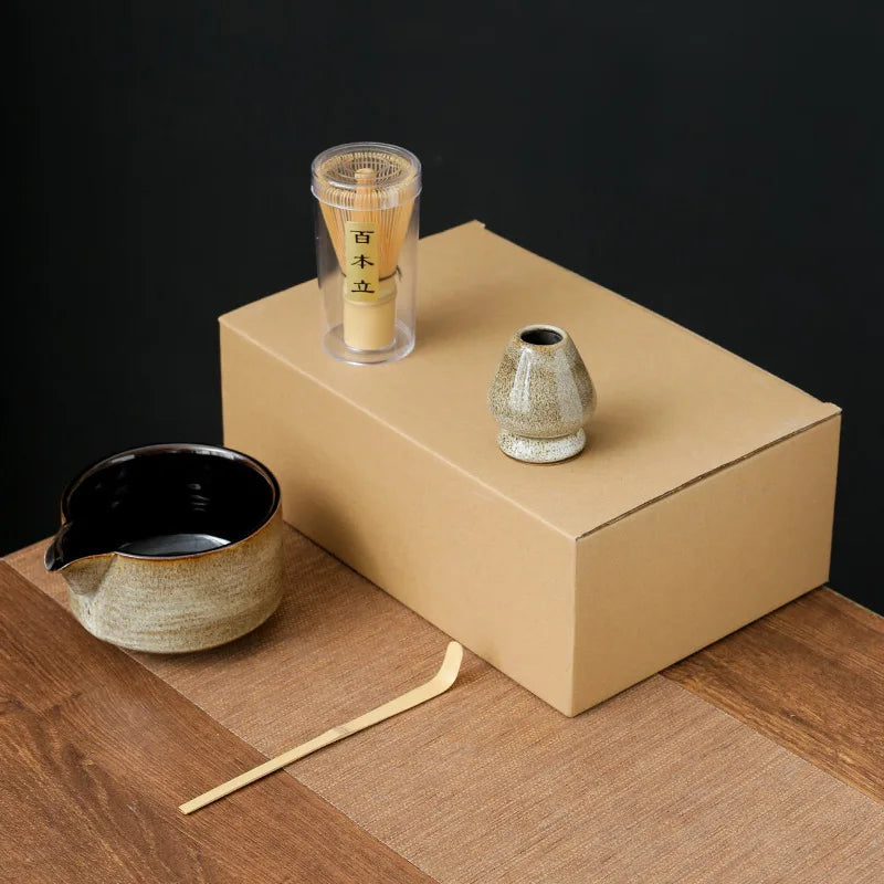 Set à matcha traditionnel avec bol et fouet en bambou