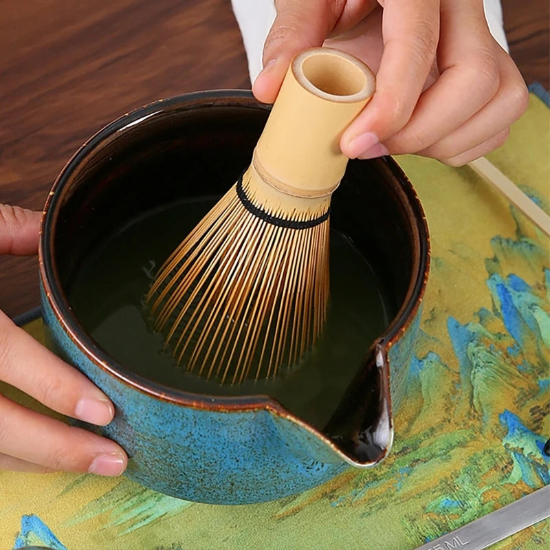 Set à matcha traditionnel avec bol et fouet en bambou