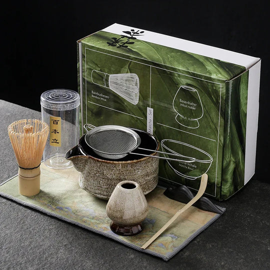 Set à matcha traditionnel avec bol et fouet en bambou