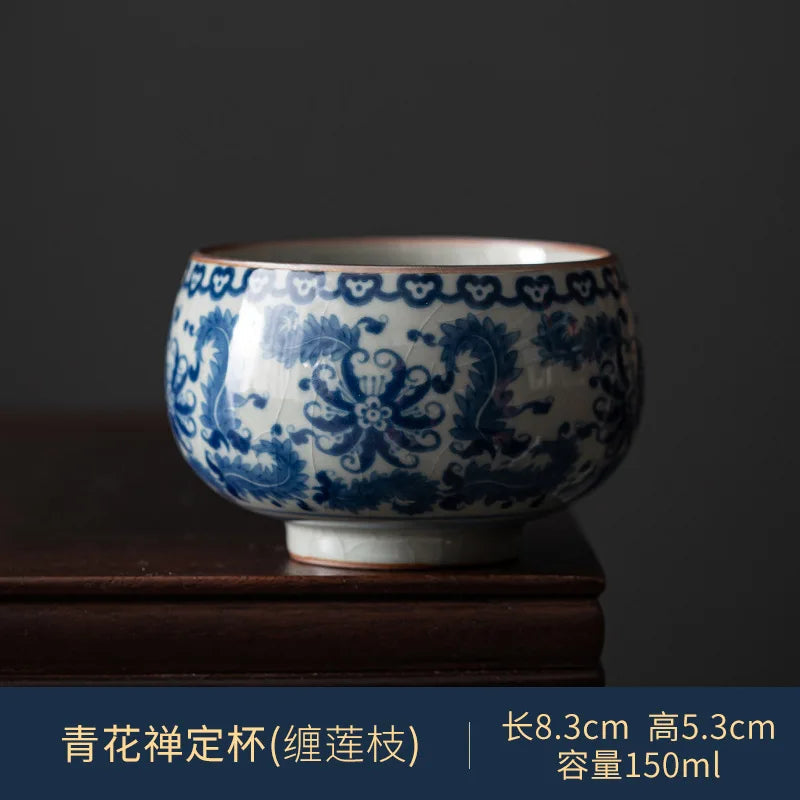 Tasse à thé bleu et blanc, rinceaux de lotus évasée 150 ml, L'Atelier des Lecteurs