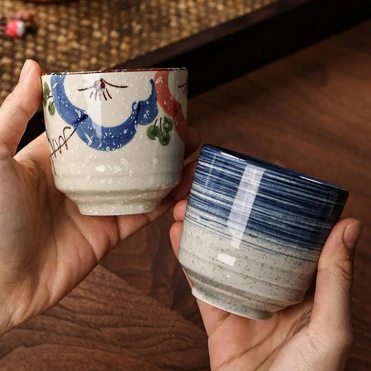 Tasse à thé japonaise en céramique peinte à la main
