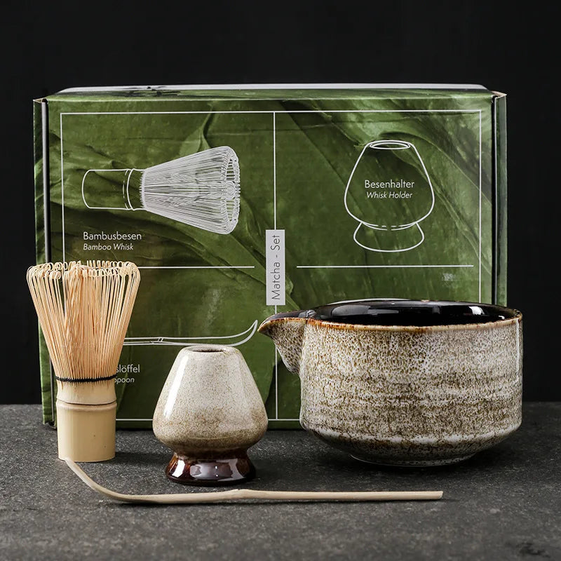 Set à matcha traditionnel avec bol et fouet en bambou
