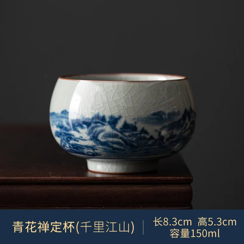 Tasse à thé bleu et blanc, paysage Mille Li évasée 150 ml, L'Atelier des Lecteurs