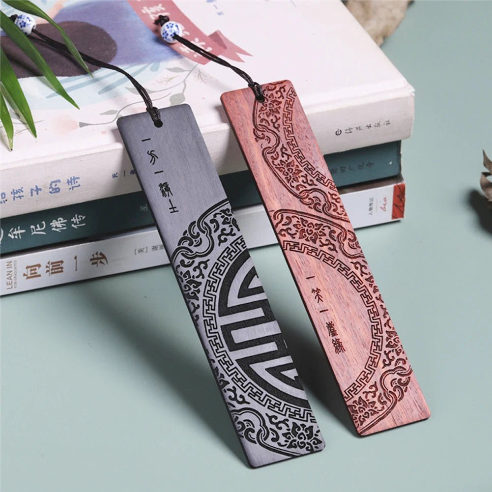 Le Santal des Cimes, marque-page en bois gravé - L'Atelier Des Lecteurs